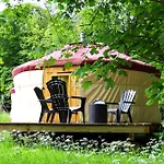 Les Cinq Chemins, Etape Et Sejour Inclusif Au Coeur Des Volcans D'auvergne *