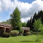 Les Cinq Chemins, Etape Et Sejour Inclusif Au Coeur Des Volcans D'auvergne