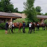 Les Cinq Chemins, Etape Et Sejour Inclusif Au Coeur Des Volcans D'auvergne Апартаменты *